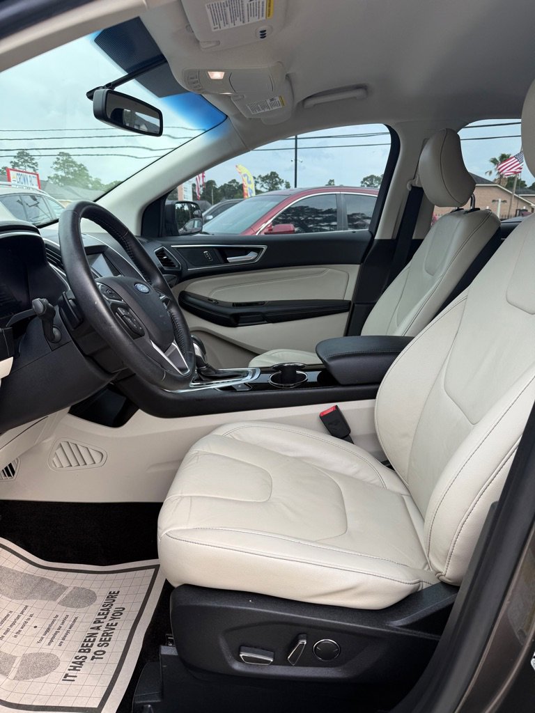 Used 2016 Ford Edge Titanium image 9