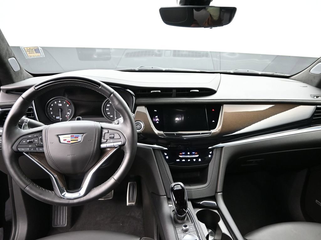 Certified 2025 Cadillac XT6 Sport w/ Platinum Package AWD/4WD image 13