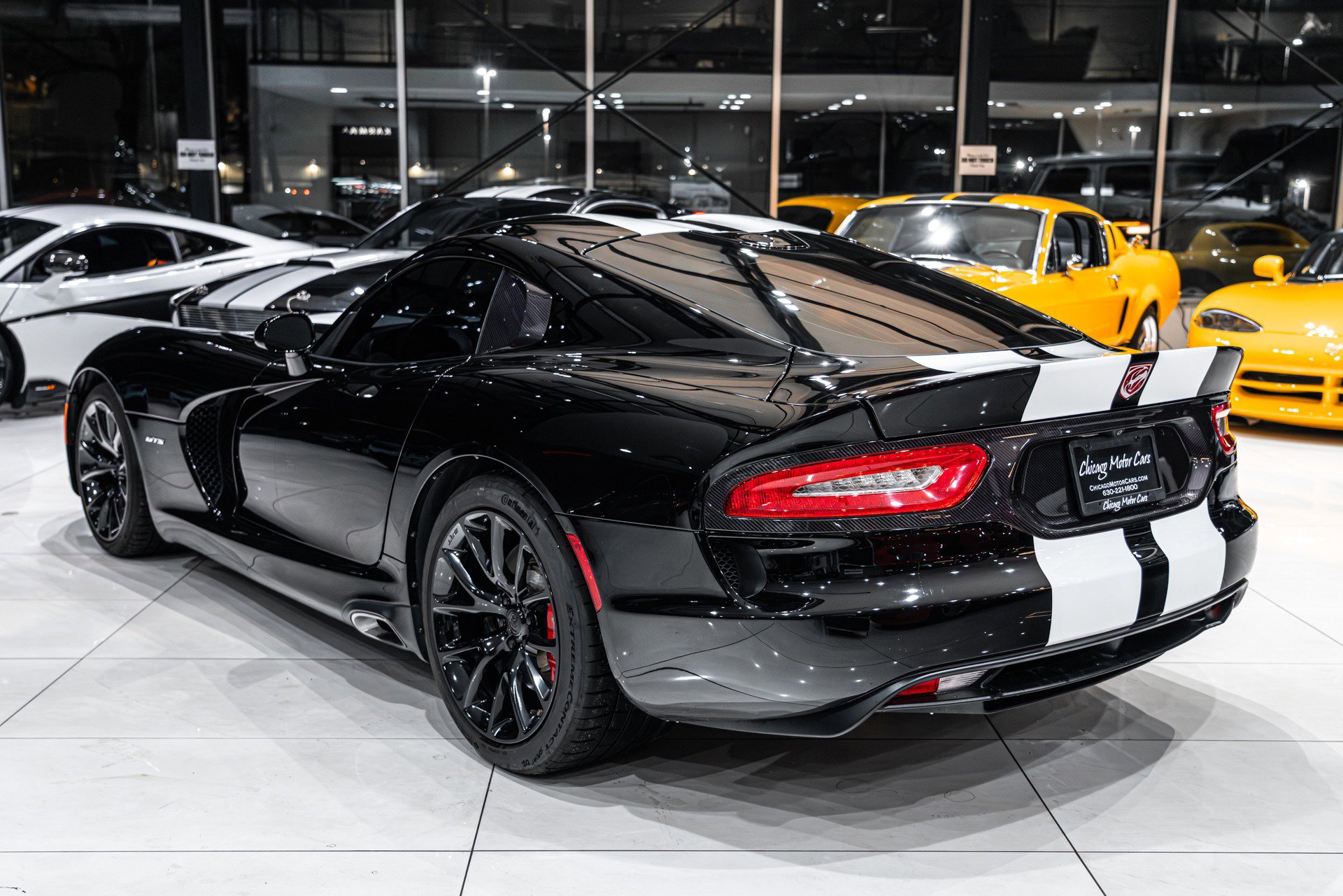Used 2014 SRT Viper GTS w/ GTS Laguna Interior Package image 2