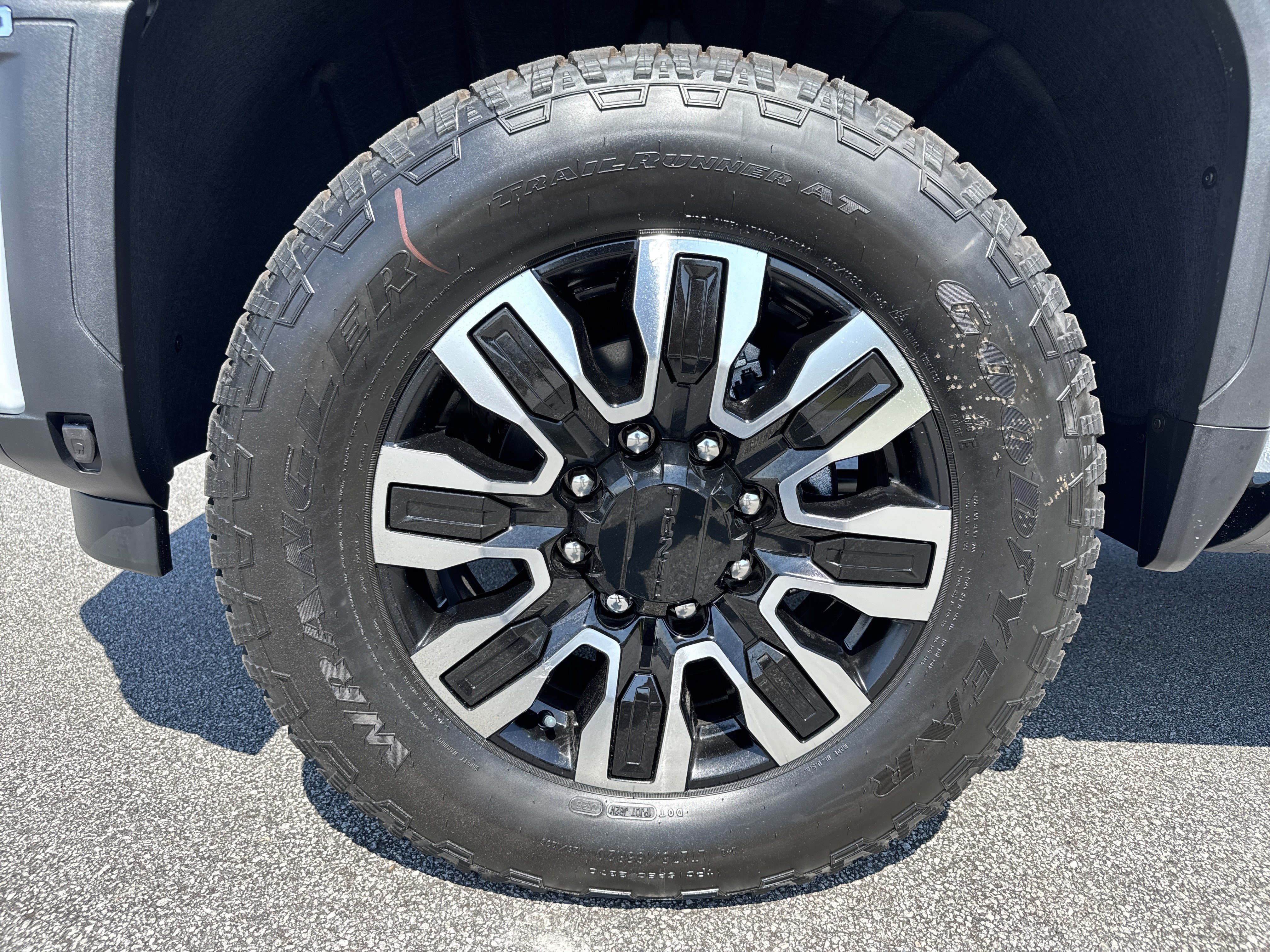 New 2026 GMC Sierra 2500 Denali Ultimate AWD/4WD image 13