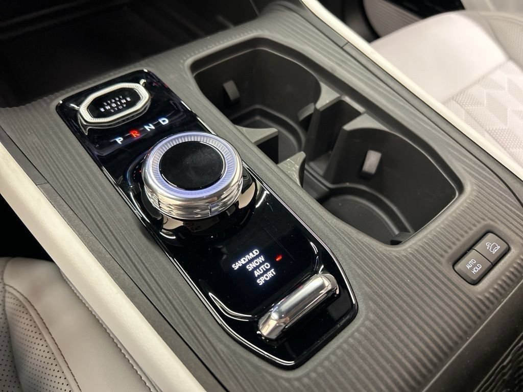 New 2026 Jeep Cherokee Overland w/ Advanced Pro Tech Group AWD/4WD image 22