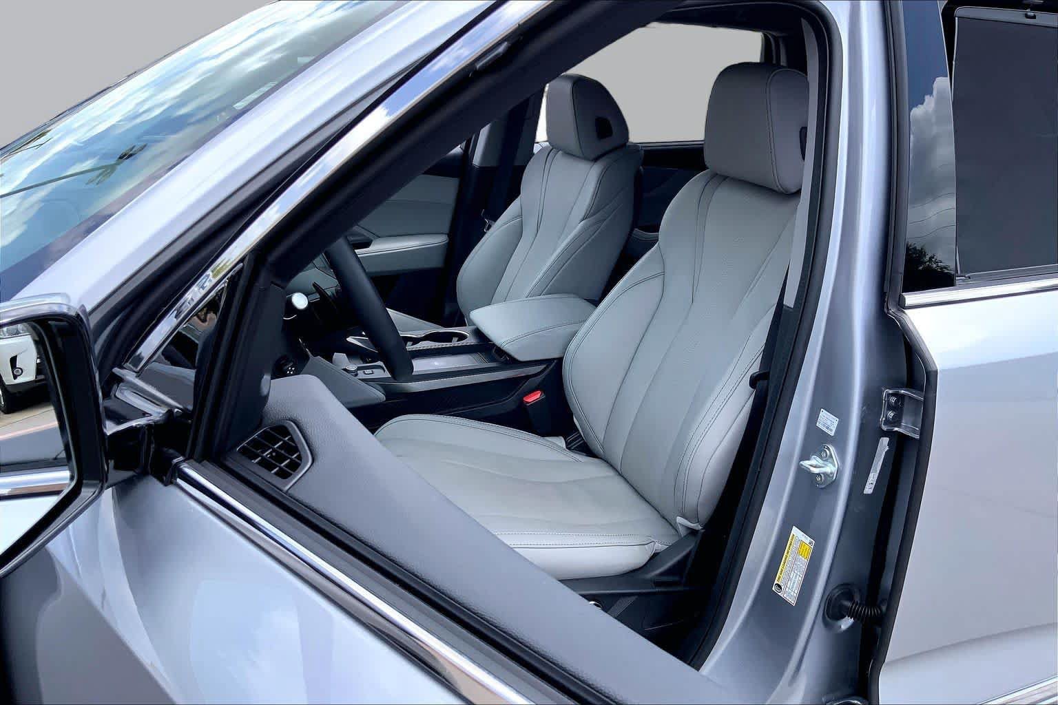 Used 2026 Acura MDX SH-AWD w/ Technology Package image 8