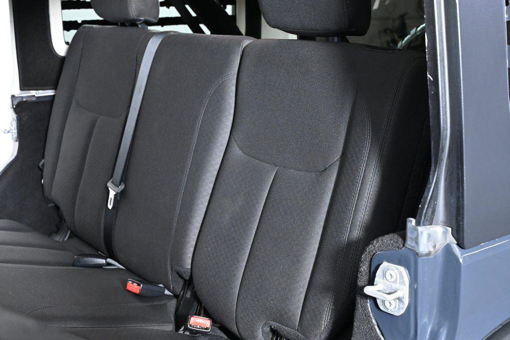 Used 2018 Jeep Wrangler Unlimited Sport S image 26