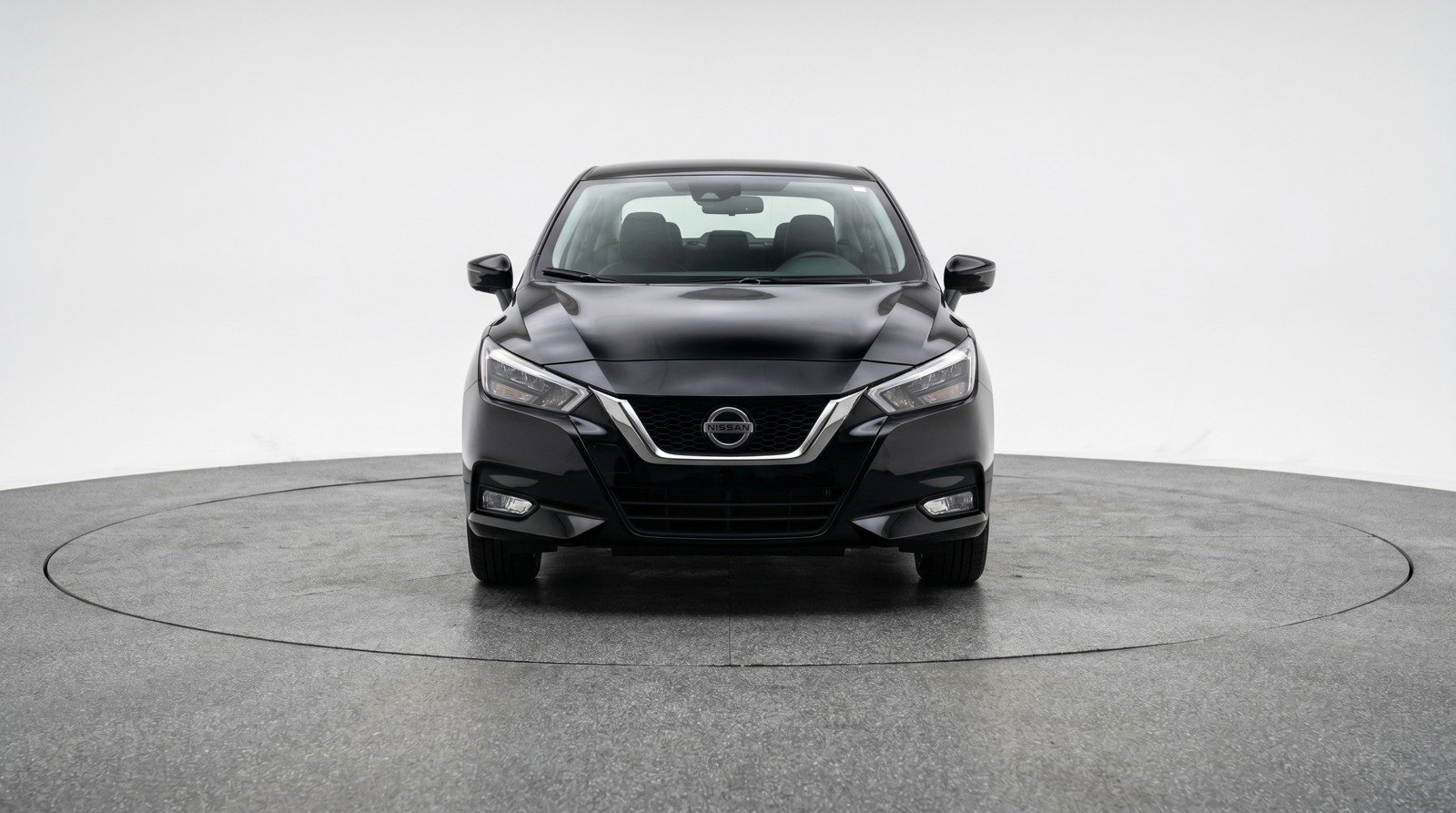 Used 2025 Nissan Versa SV image 2