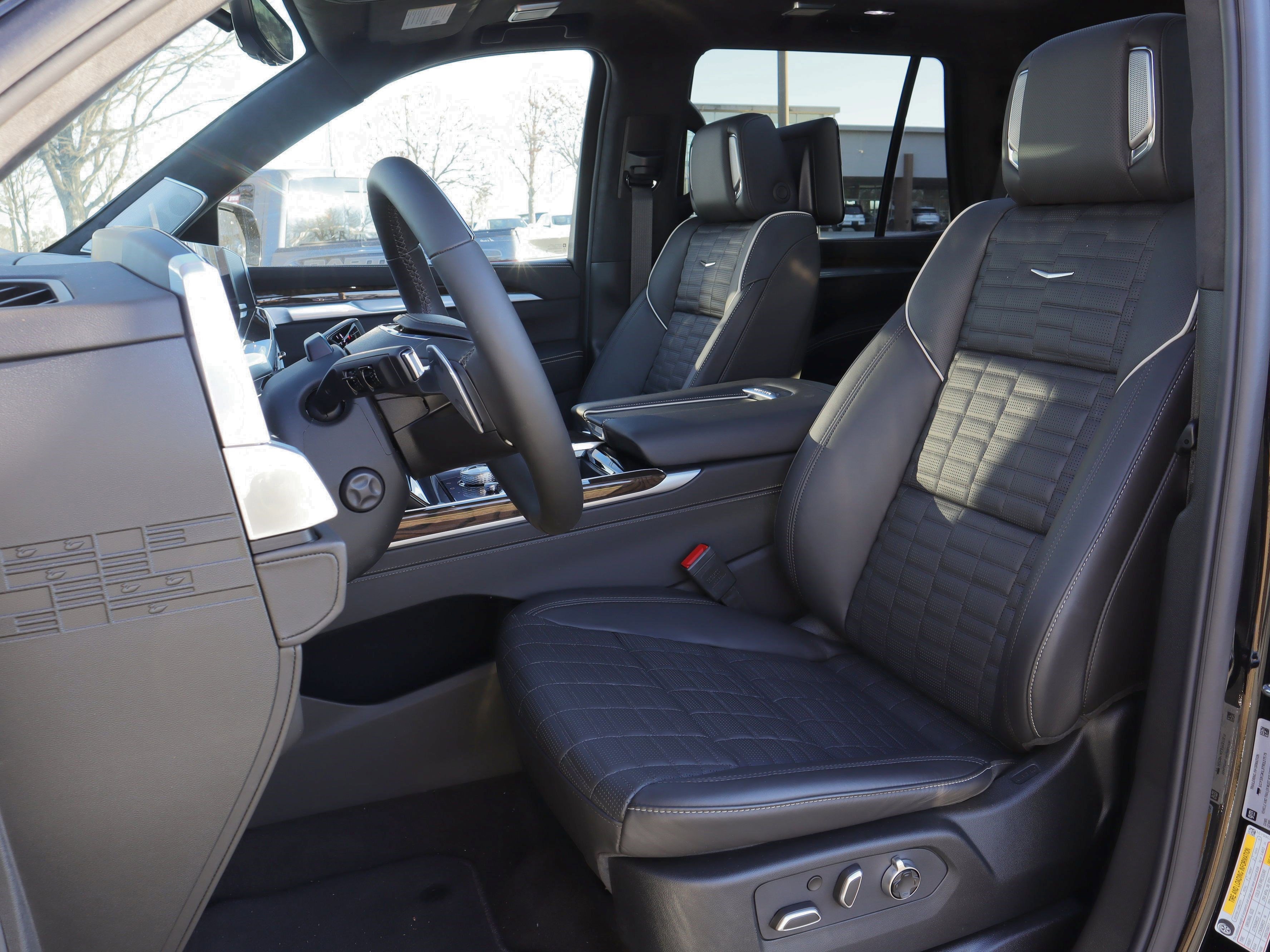 Used 2026 Cadillac Escalade Platinum Sport image 8