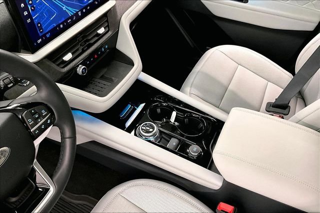 Used 2025 Ford Explorer Platinum w/ Ultimate Package image 14