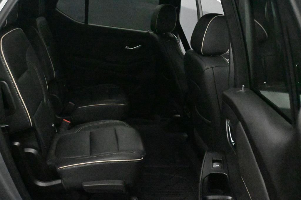 Used 2023 Chevrolet Traverse Premier w/ Redline Edition AWD/4WD image 12