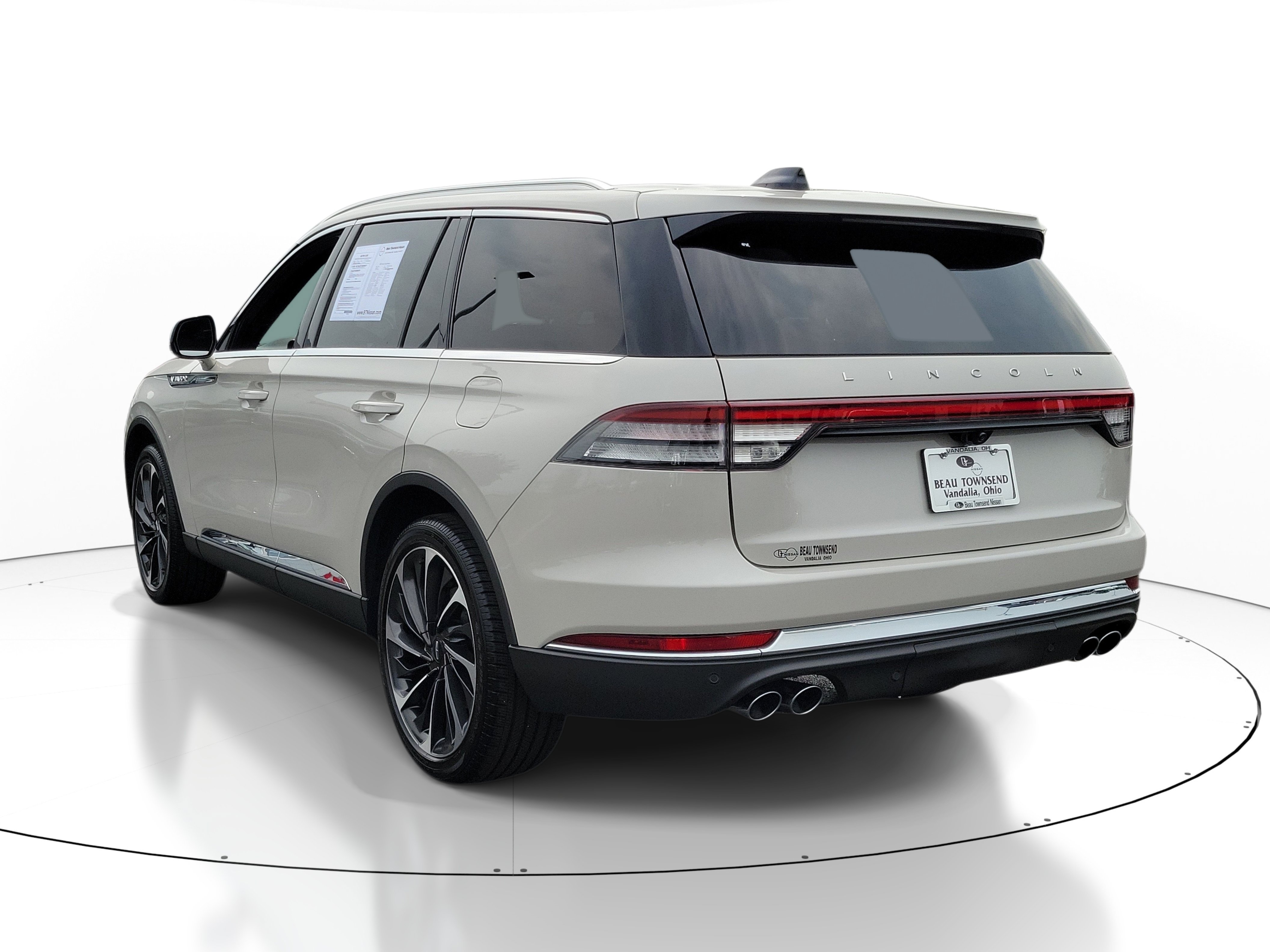 Used 2025 Lincoln Aviator Reserve w/ Illumination Package AWD/4WD image 3