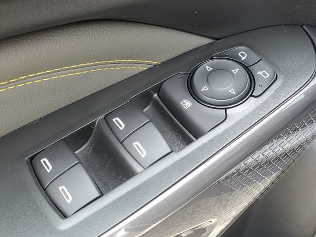 Used 2024 Chevrolet Trax ACTIV w/ Sunroof Package FWD image 22