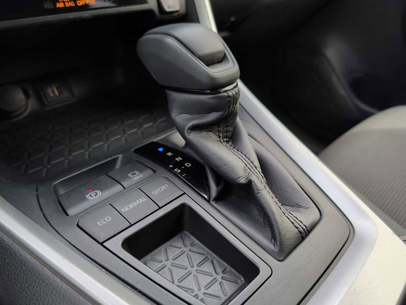 Used 2024 Toyota RAV4 LE image 20