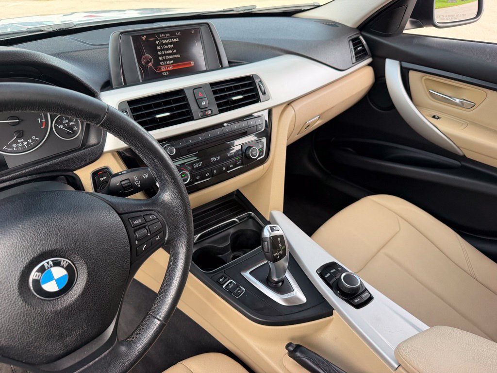 Used 2017 BMW 320i xDrive Sedan AWD/4WD image 25
