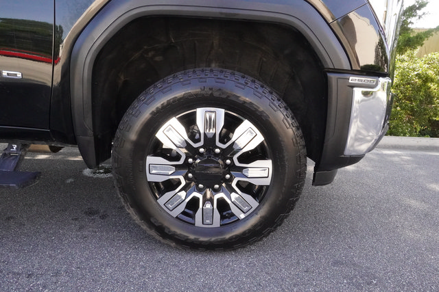 Used 2025 GMC Sierra 2500 SLT w/ SLT Premium Package AWD/4WD image 40