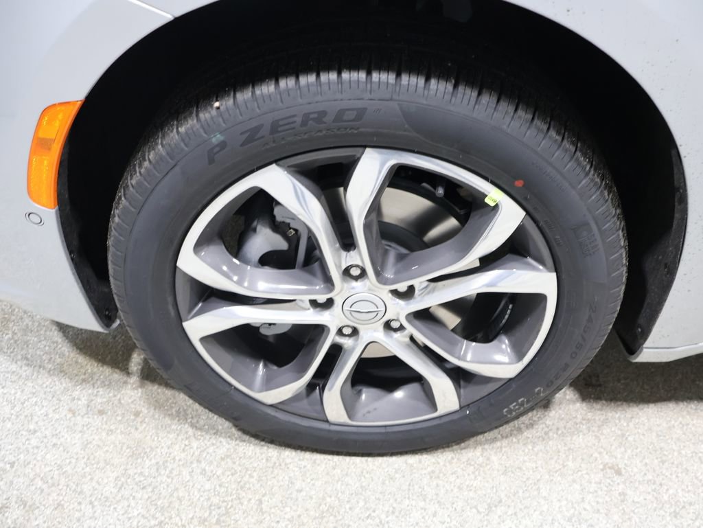 New 2026 Chrysler Pacifica Pinnacle AWD/4WD image 7