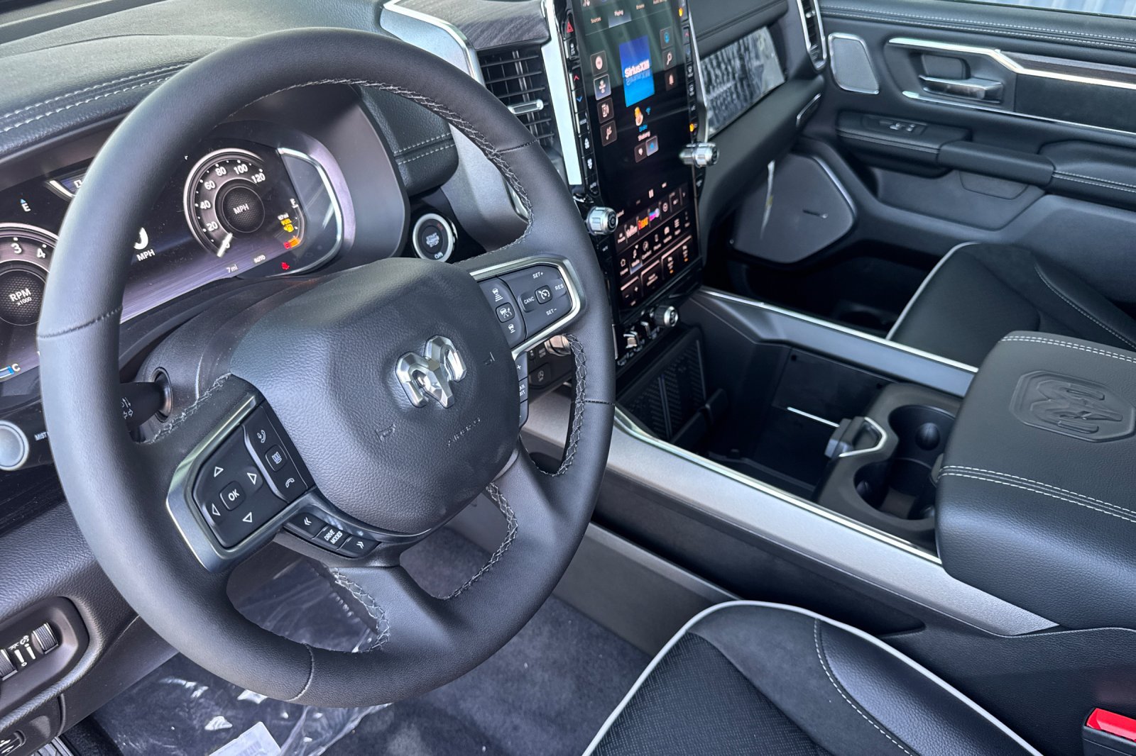 New 2026 RAM 1500 Laramie w/ Night Edition AWD/4WD image 9