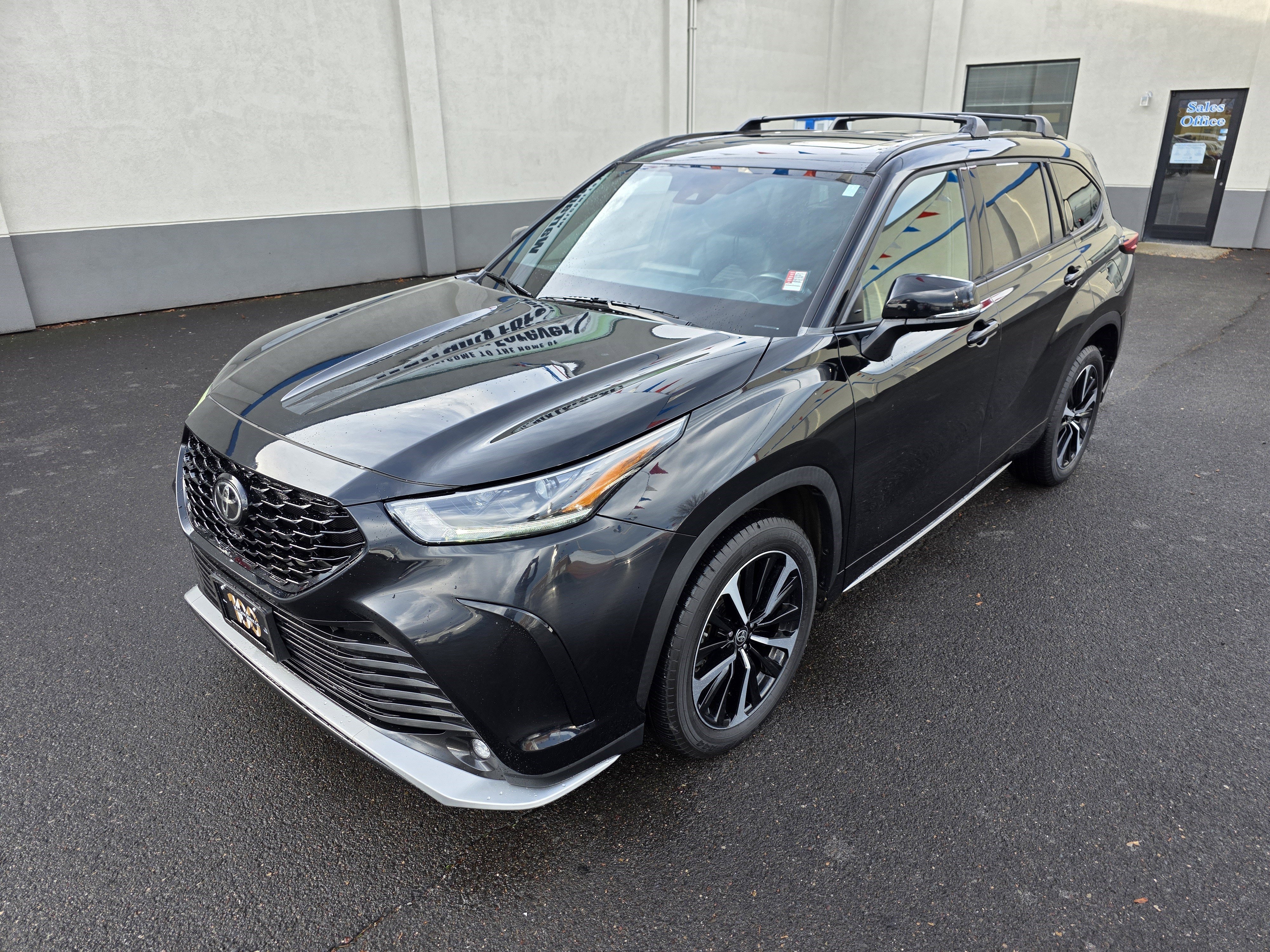 Used 2021 Toyota Highlander XSE image 28