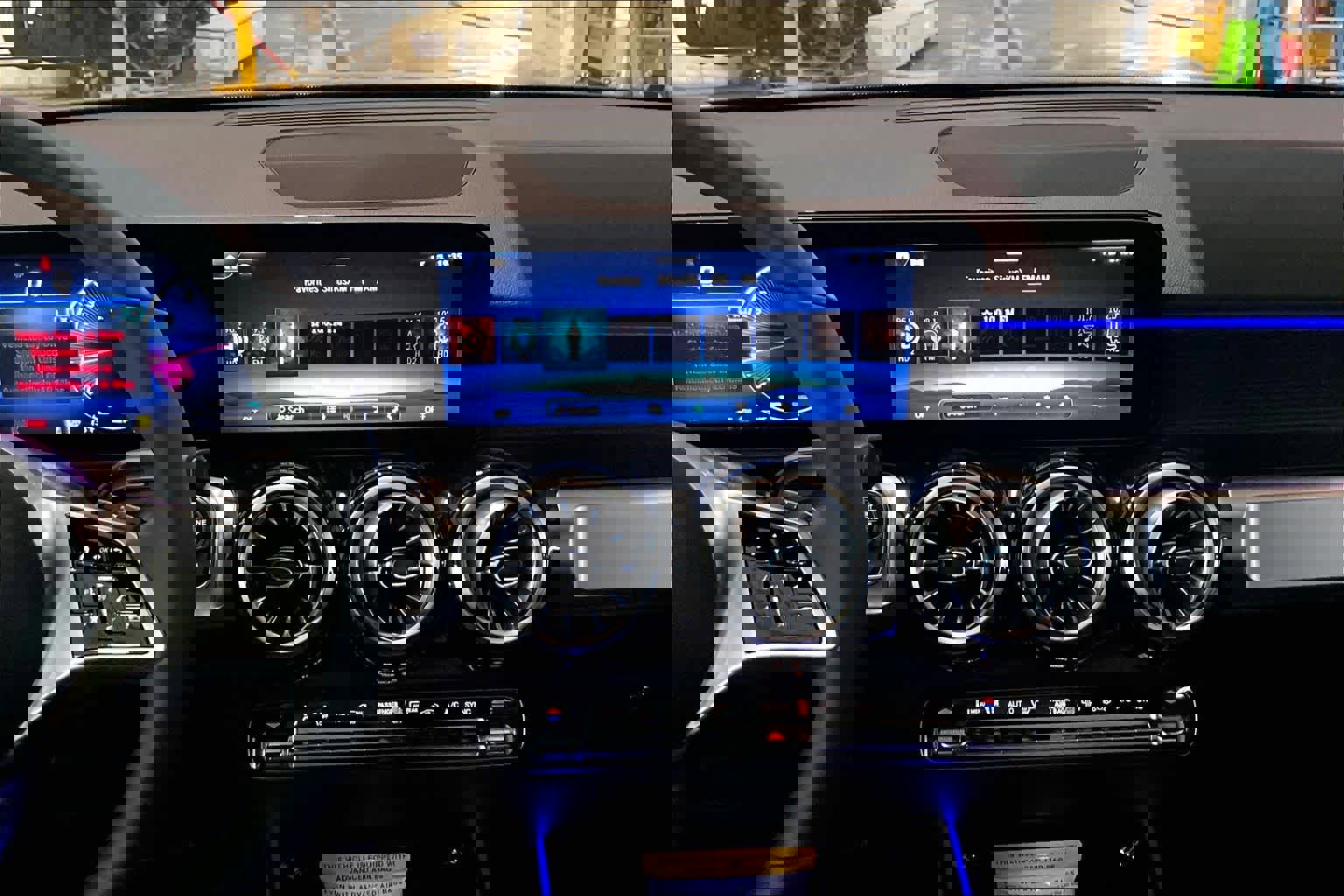 New 2026 Mercedes-Benz GLB 250 4MATIC image 9