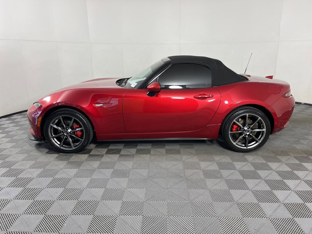 Used 2016 MAZDA MX-5 Miata Grand Touring image 2