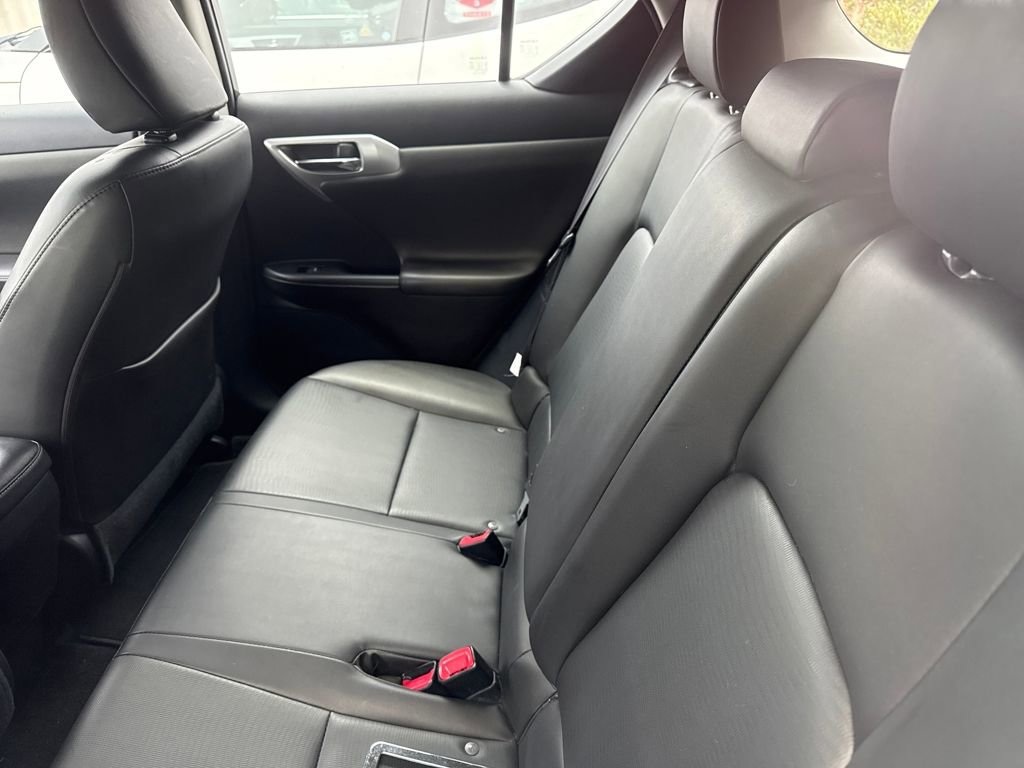 Used 2013 Lexus CT 200h w/ Seat Comfort Pkg image 18