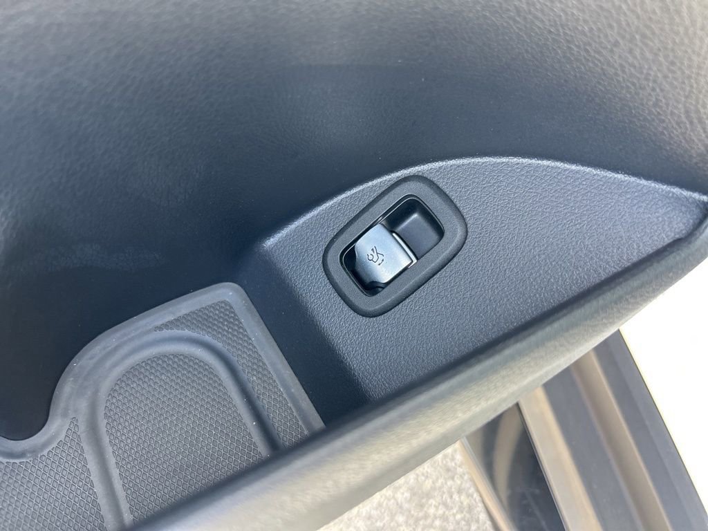 Used 2025 Mercedes-Benz GLC 43 AMG 4MATIC image 35