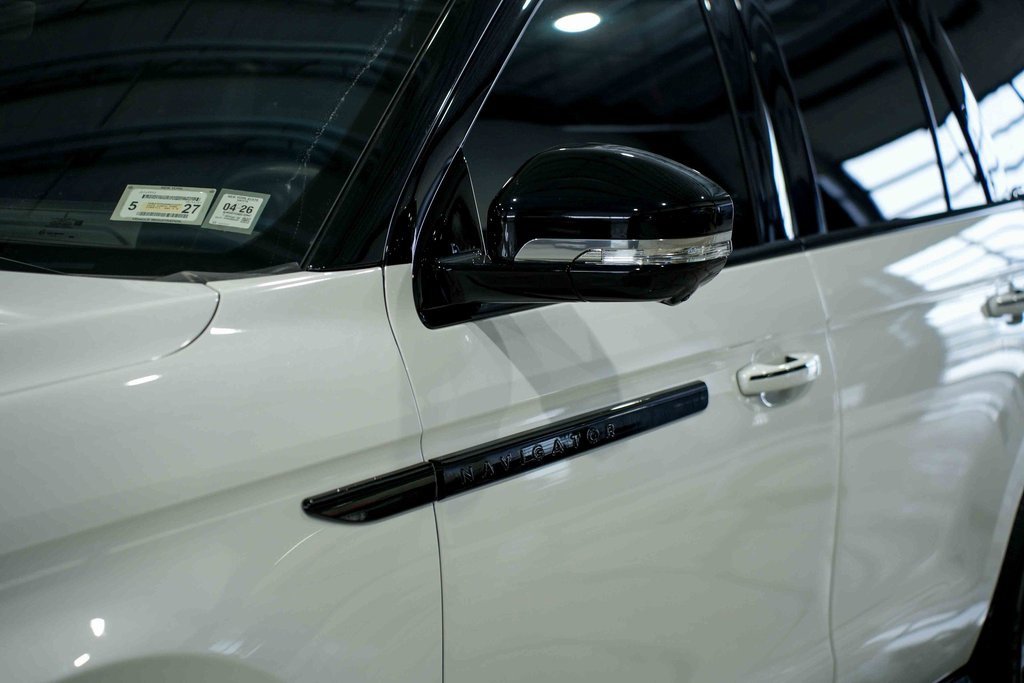 Used 2025 Lincoln Navigator Black Label image 10