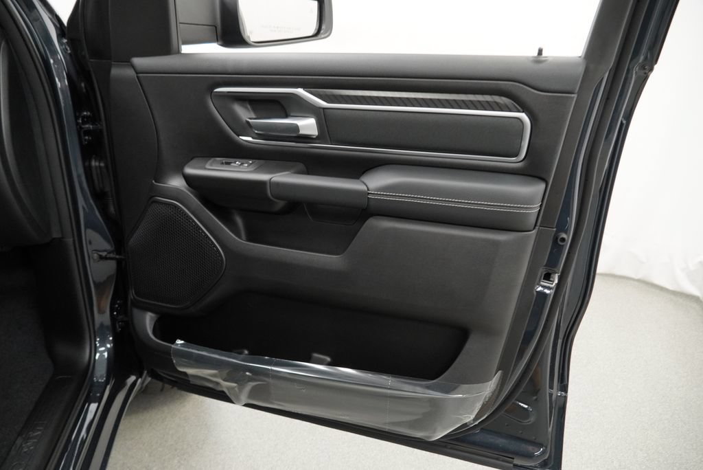 New 2027 RAM 1500 4x4 Crew Cab image 31