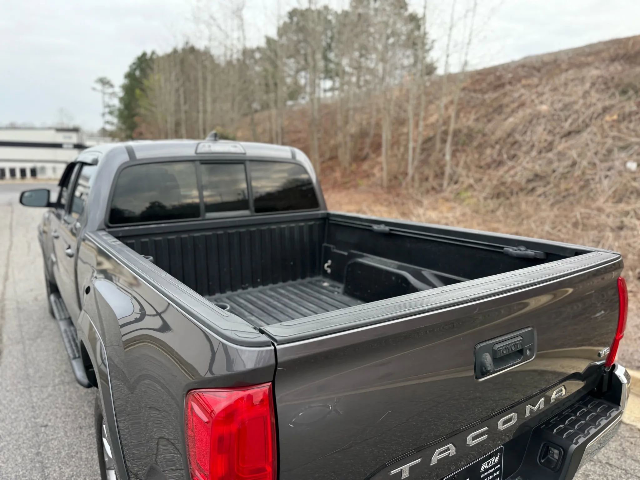 Used 2017 Toyota Tacoma SR5 w/ Tow Package image 9