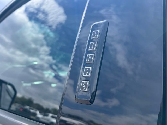 Used 2018 Ford F150 Lariat w/ Equipment Group 502A Luxury AWD/4WD image 16