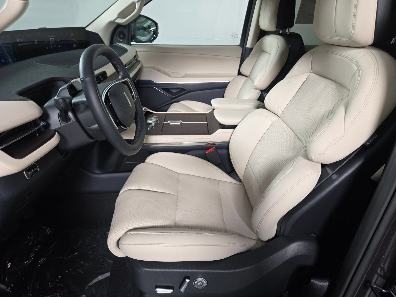 New 2027 Lincoln Navigator Premiere AWD/4WD image 12