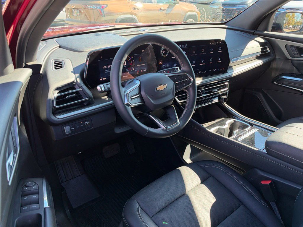Used 2024 Chevrolet Traverse LT w/ Trailering Package AWD/4WD image 14