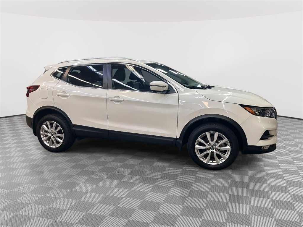 Used 2022 Nissan Rogue Sport SV w/ Technology Package image 2