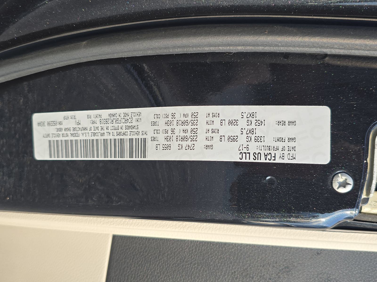 Used 2018 Chrysler Pacifica Touring Plus w/ Tire & Wheel Group FWD image 36