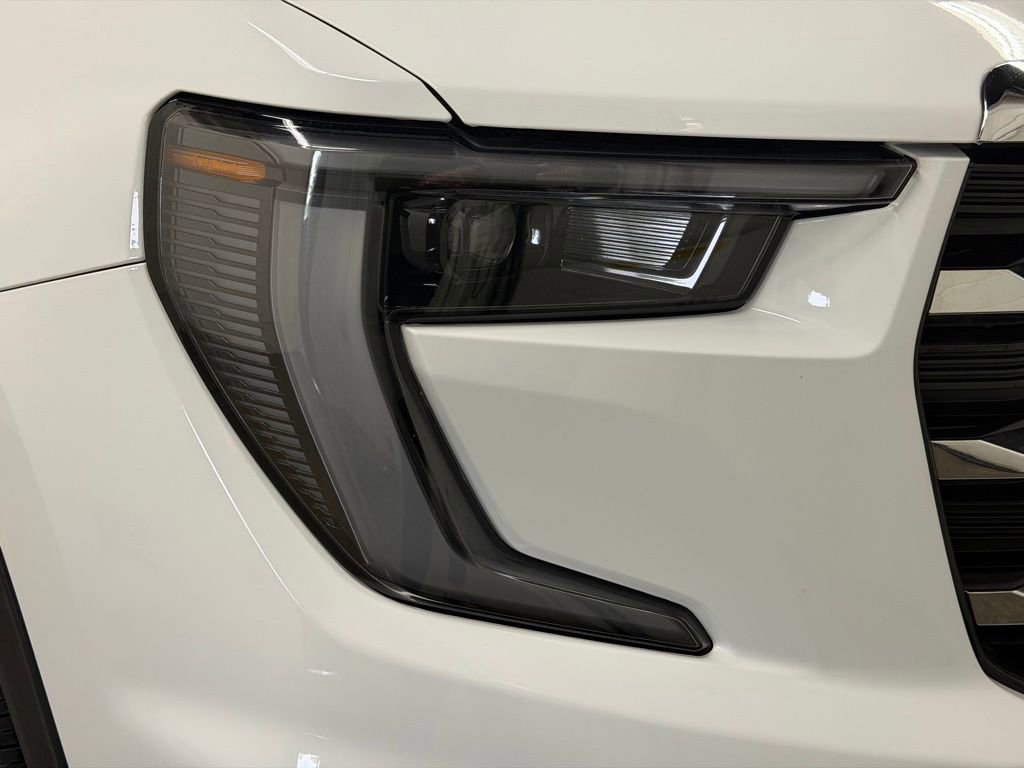 Certified 2025 GMC Acadia Elevation AWD/4WD image 14
