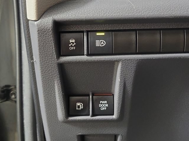 Used 2023 Toyota Sienna LE FWD image 23