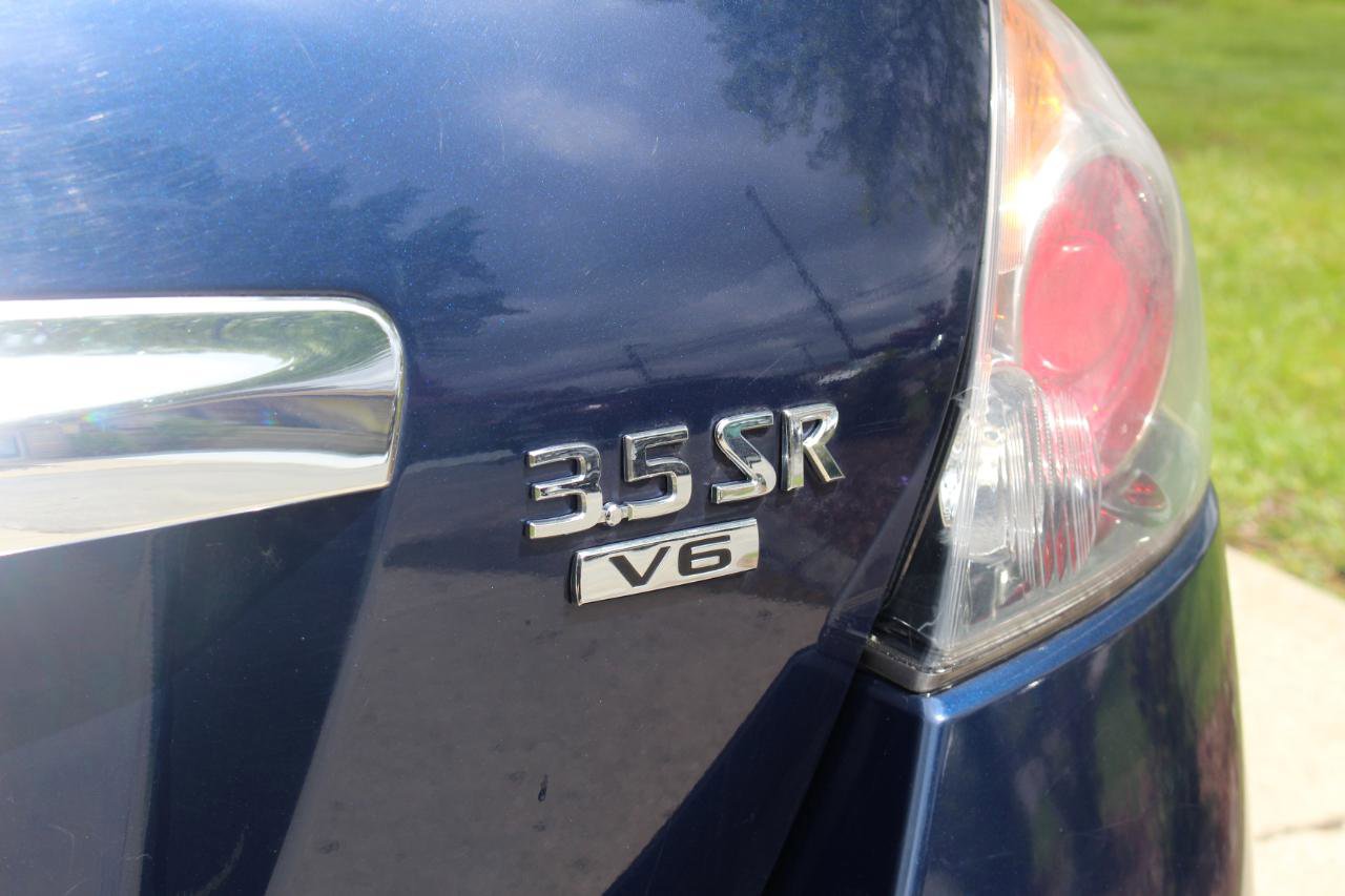 Used 2011 Nissan Altima 3.5 SR FWD image 38