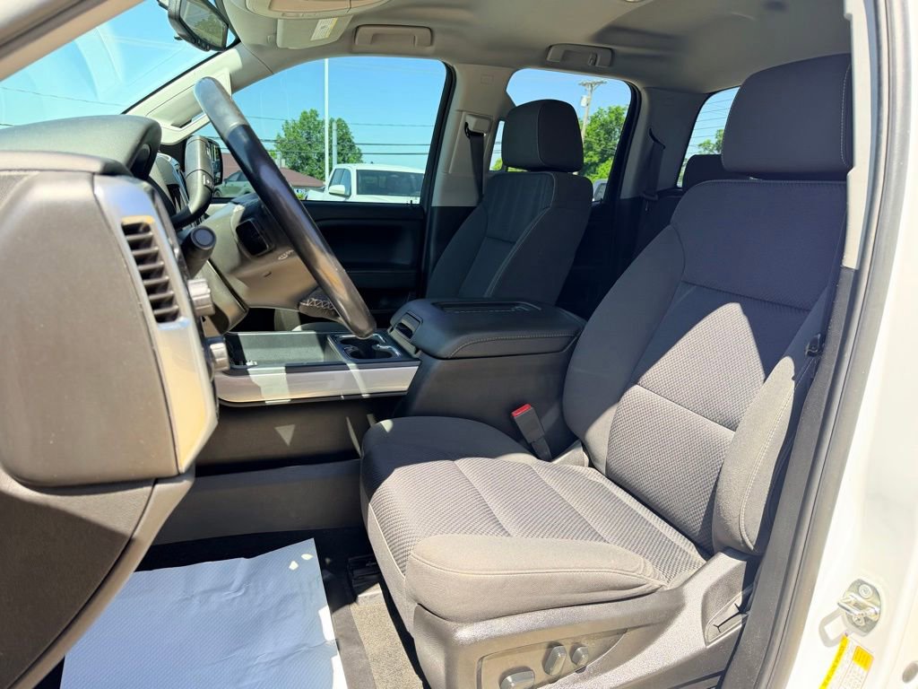 Used 2018 Chevrolet Silverado 1500 LT w/ All Star Edition AWD/4WD image 9