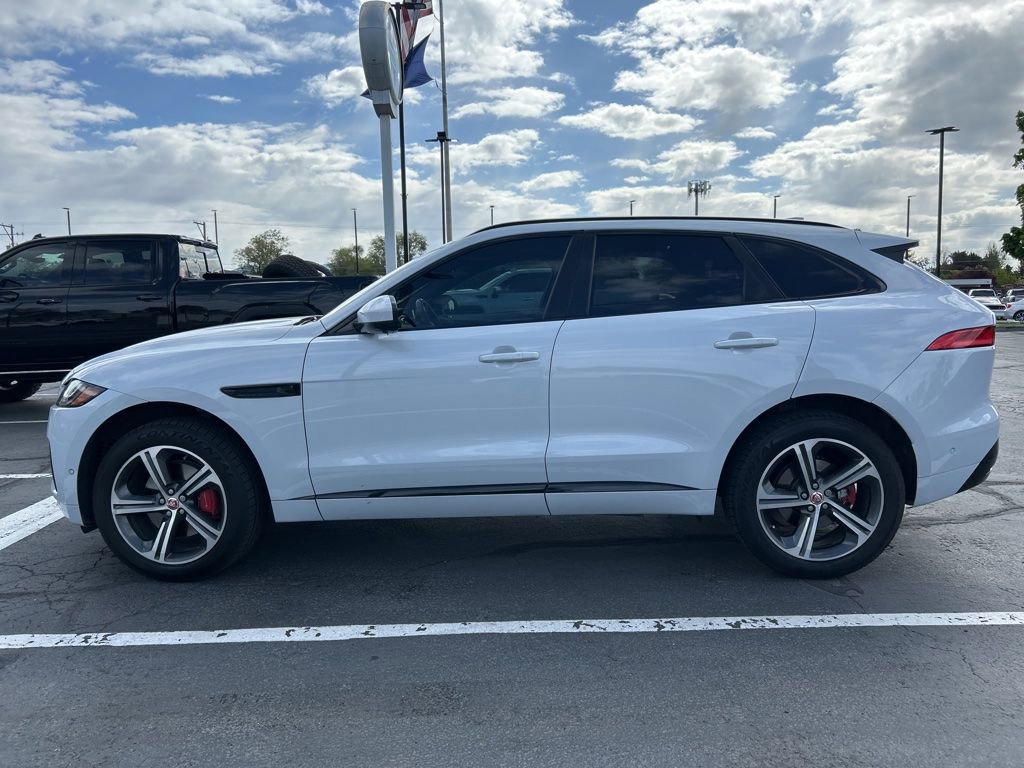 Used 2017 Jaguar F-PACE S AWD/4WD image 2