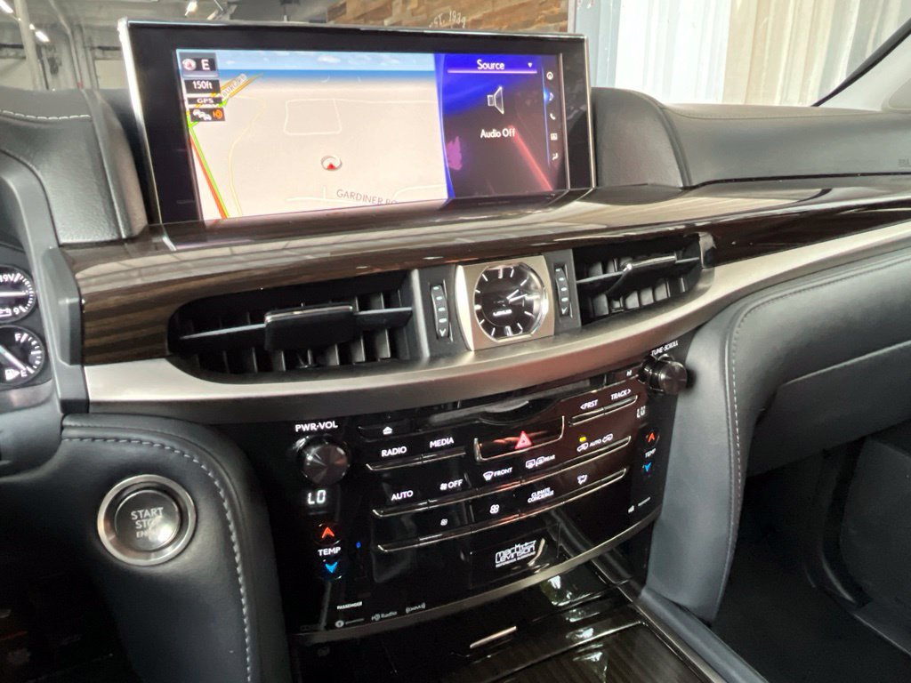 Used 2019 Lexus LX 570 4WD w/ Luxury Package image 28