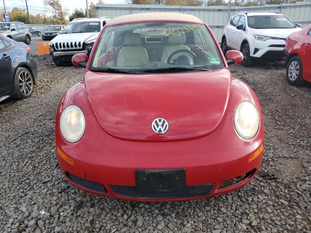 Used 2010 Volkswagen Beetle Convertible FWD image 2