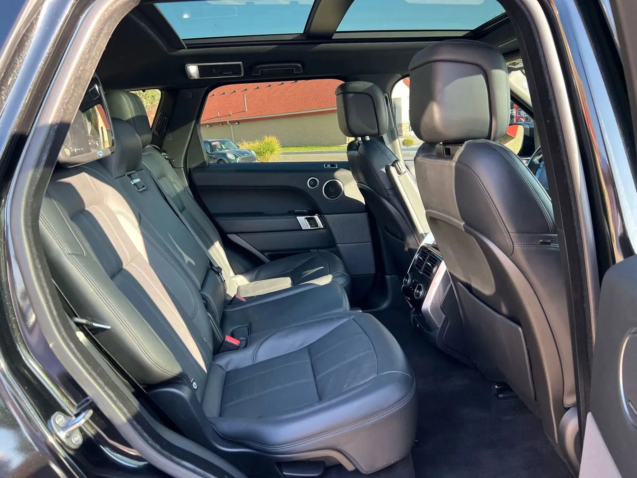 Used 2022 Land Rover Range Rover Sport HSE Silver Edition image 19