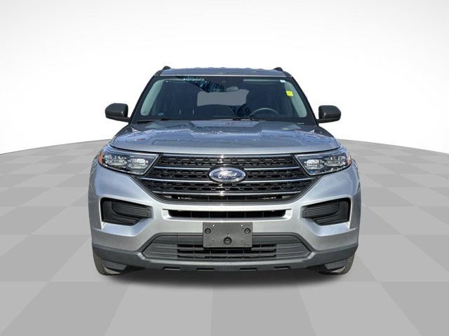 Used 2023 Ford Explorer XLT RWD image 3
