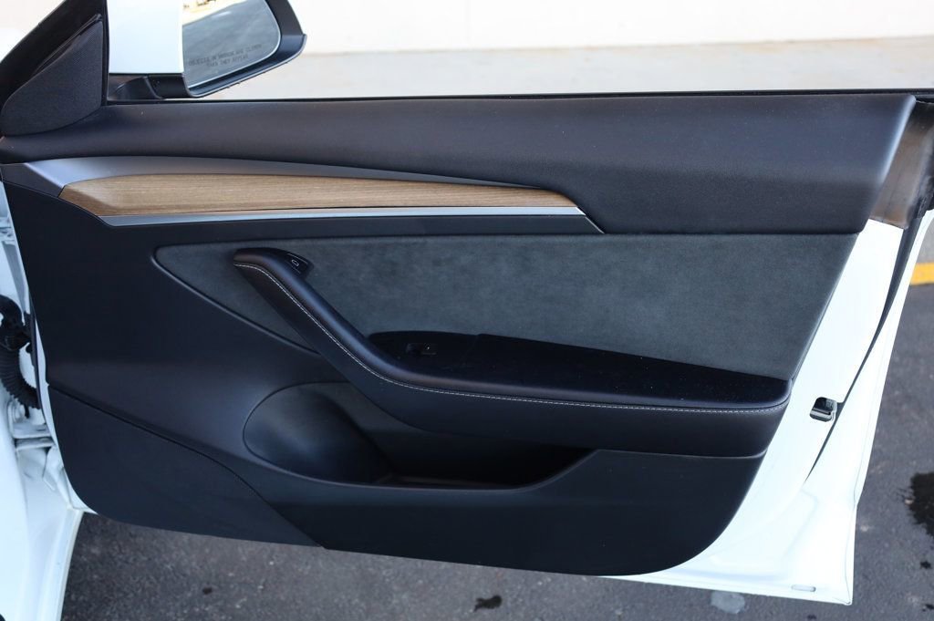 Used 2023 Tesla Model 3 Standard Range image 22