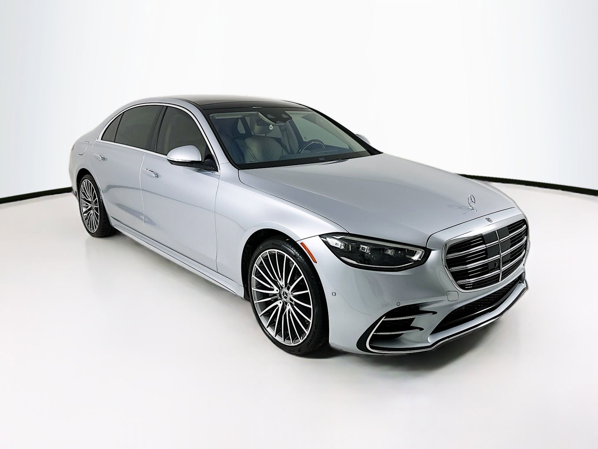 Used 2022 Mercedes-Benz S 580 4MATIC Sedan image 1