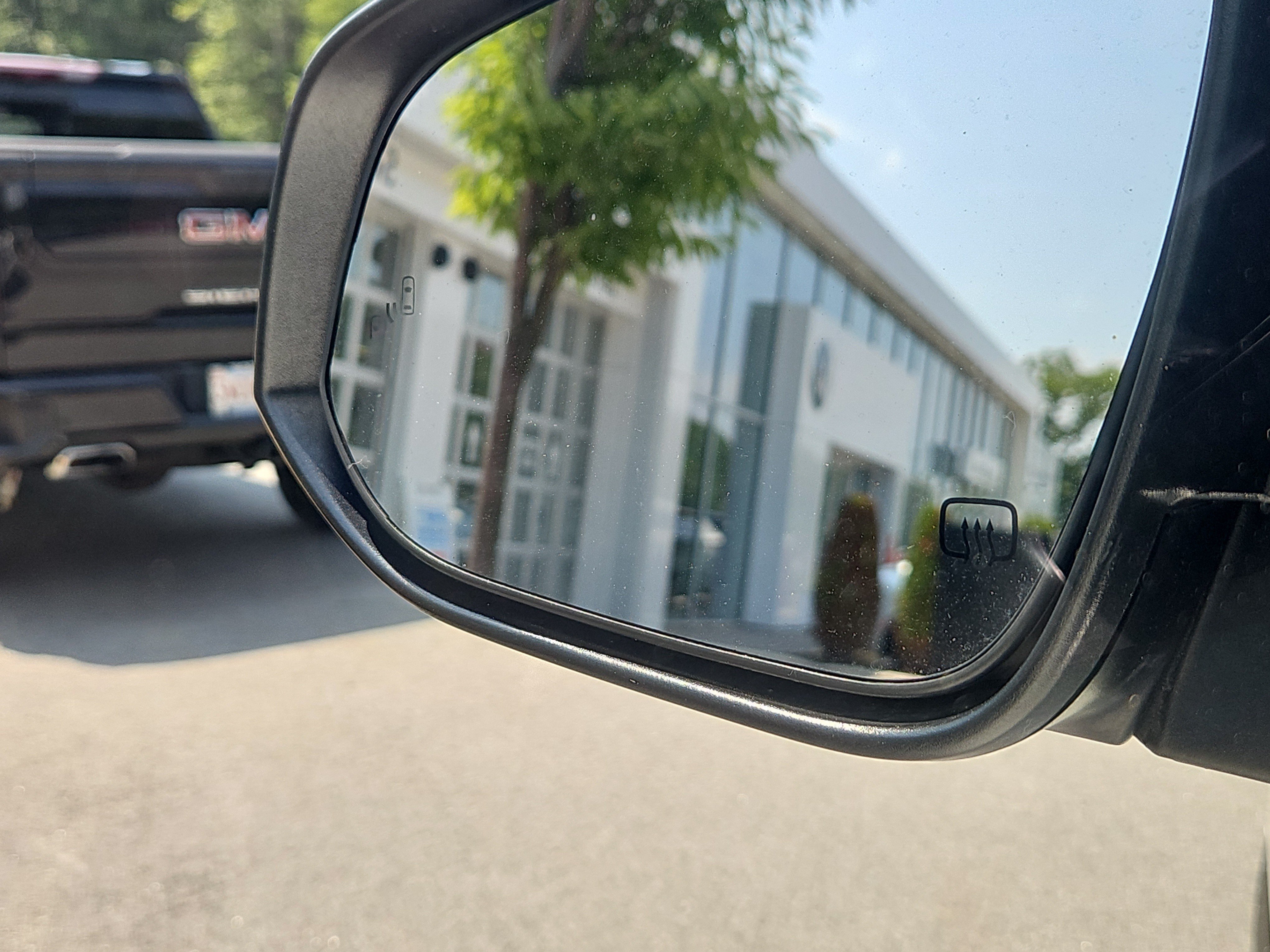 Used 2019 Toyota Highlander XLE AWD/4WD image 12