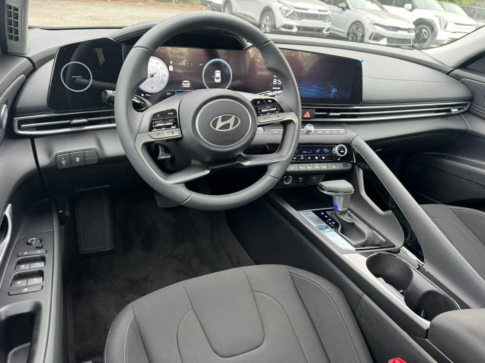 New 2025 Hyundai Elantra SEL w/ Cargo Package image 13