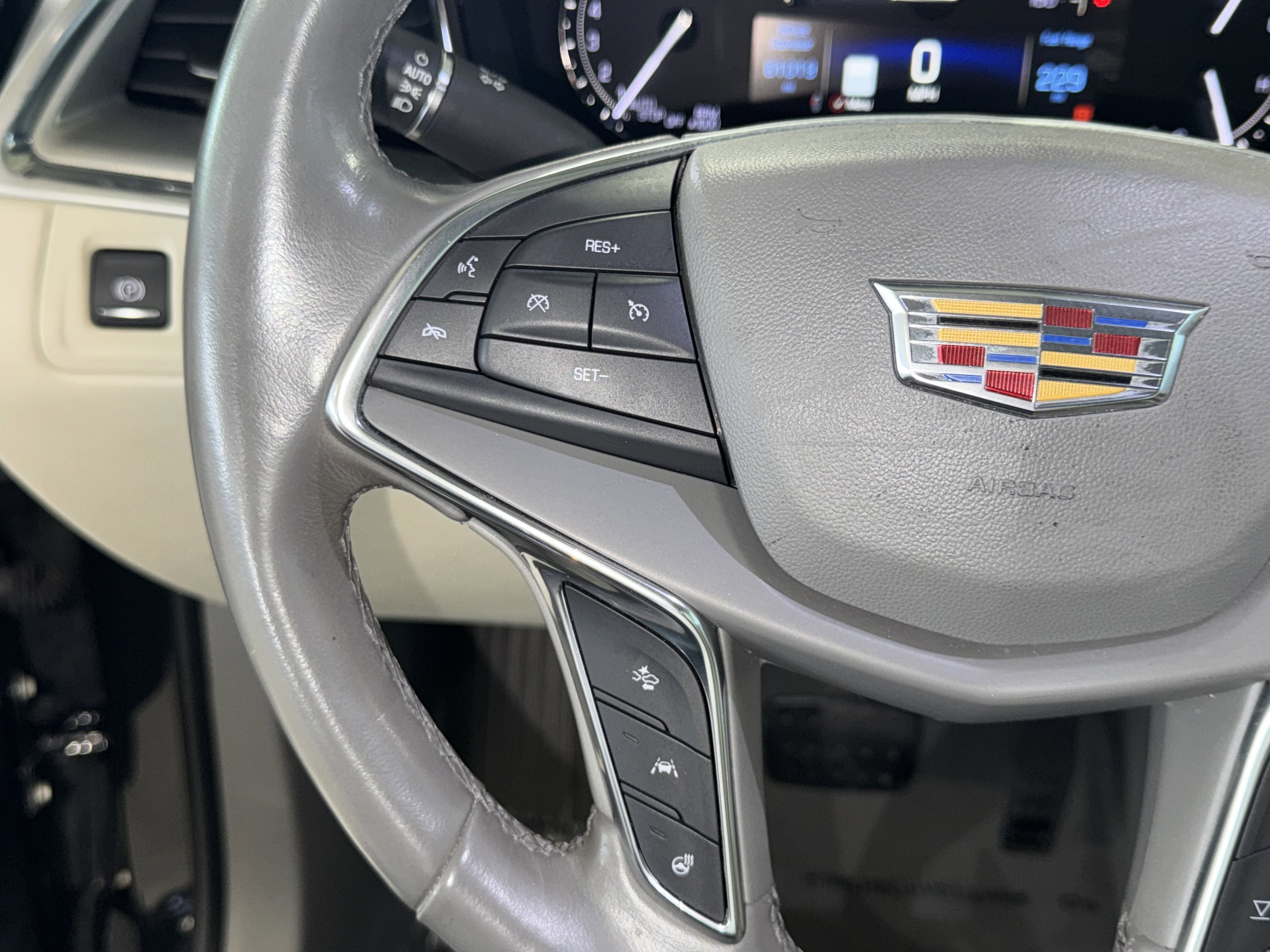 Used 2019 Cadillac XT5 Premium Luxury FWD image 22
