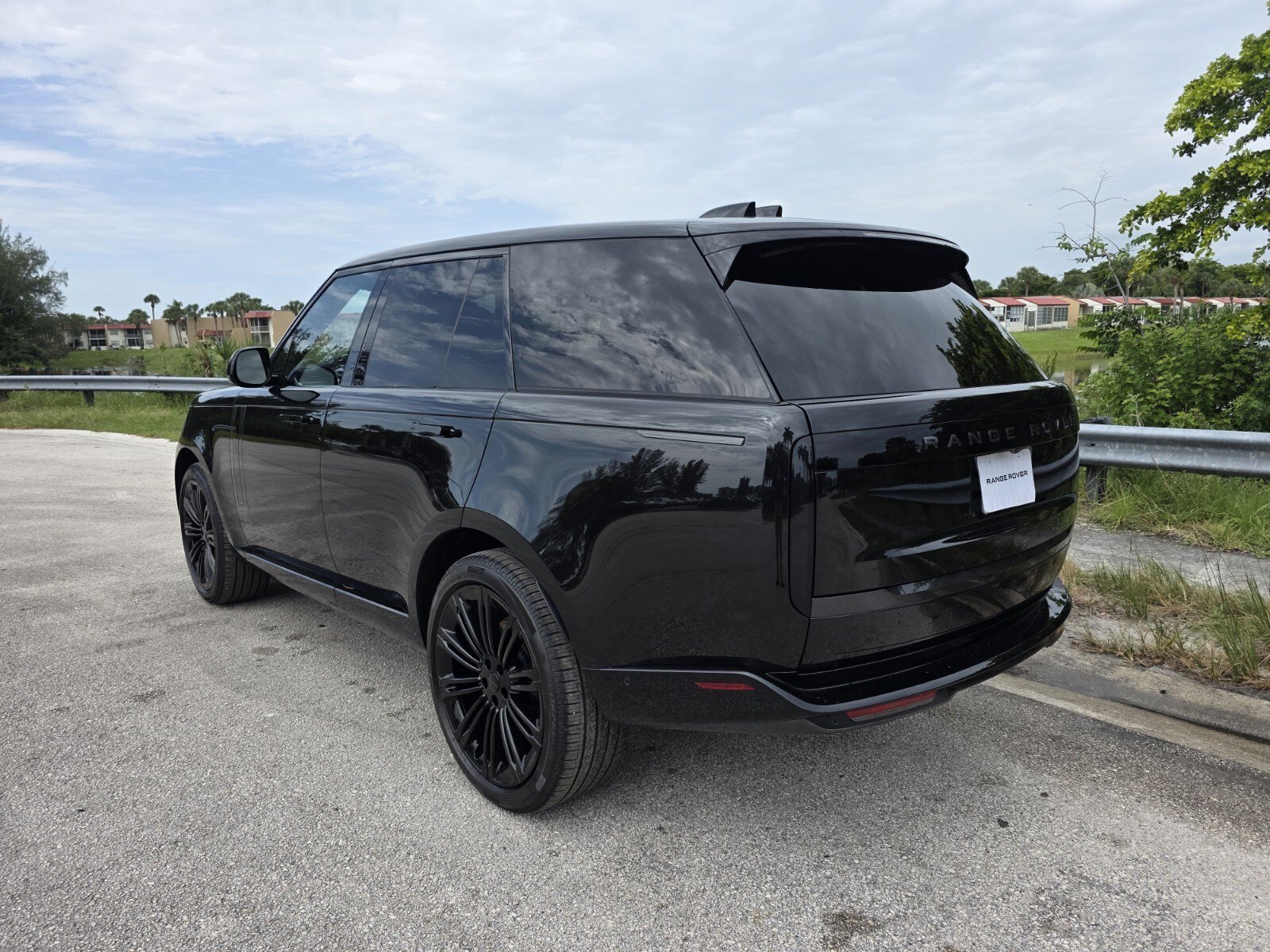 New 2026 Land Rover Range Rover SE AWD/4WD image 2