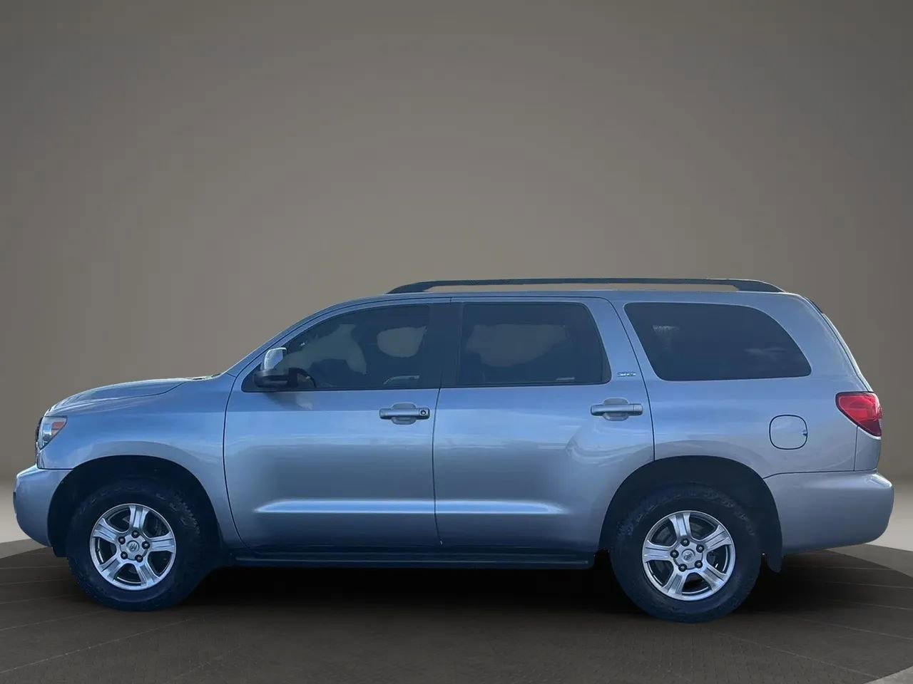 Used 2014 Toyota Sequoia SR5 image 4