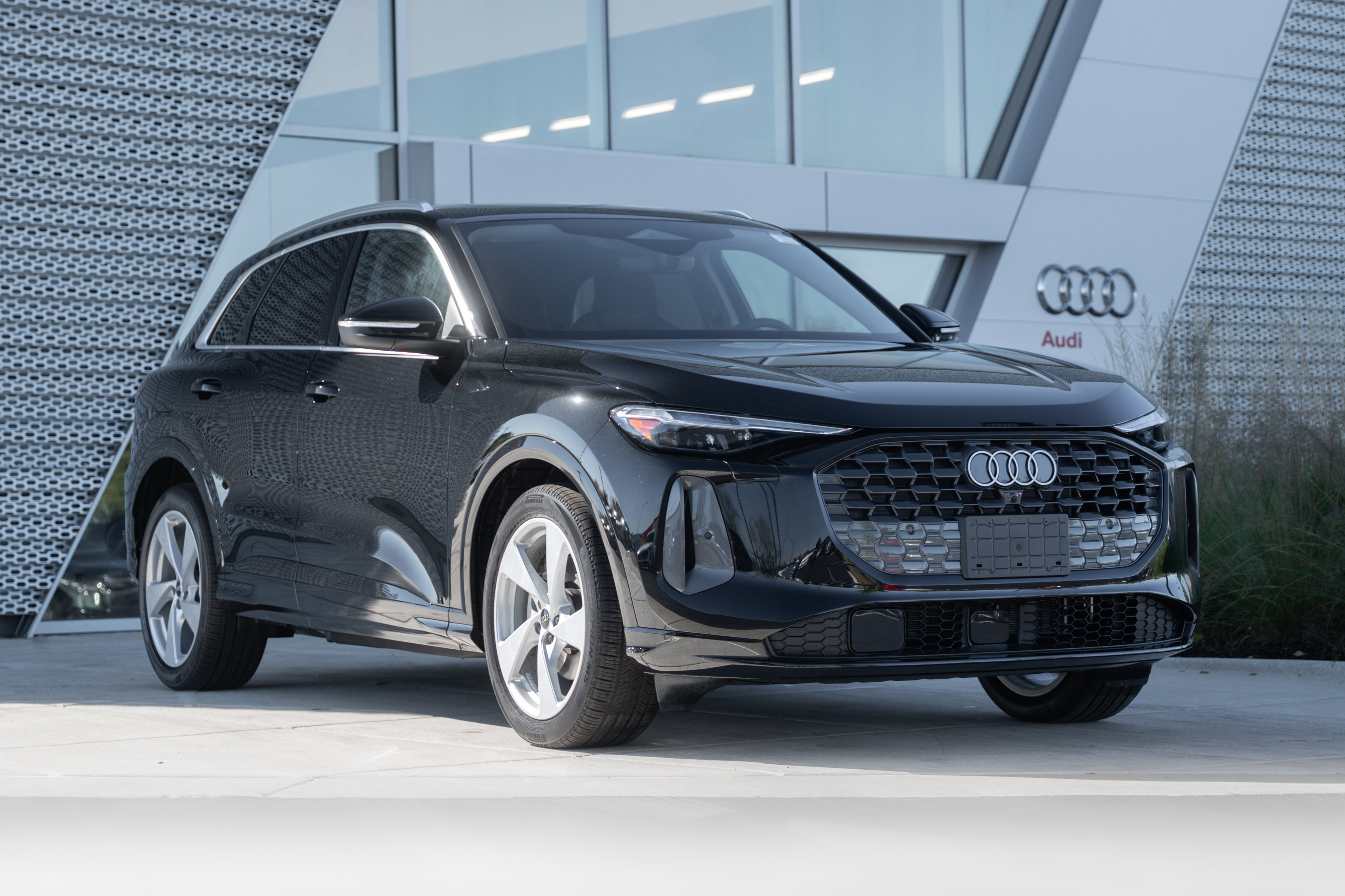 New 2025 Audi Q5 Prestige