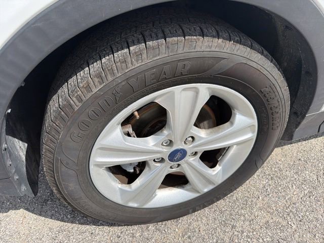Used 2016 Ford Escape SE FWD image 16