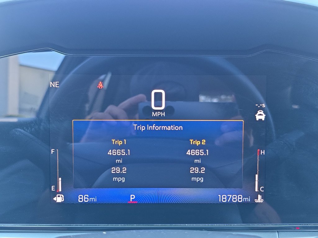 Used 2025 Chevrolet Trax LT FWD image 21